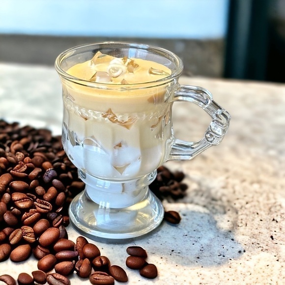 ⚠️SALE Candle // Caramel Macchiato Coffee Handmade Candle SEND OFFERS🥳 - Picture 2 of 7